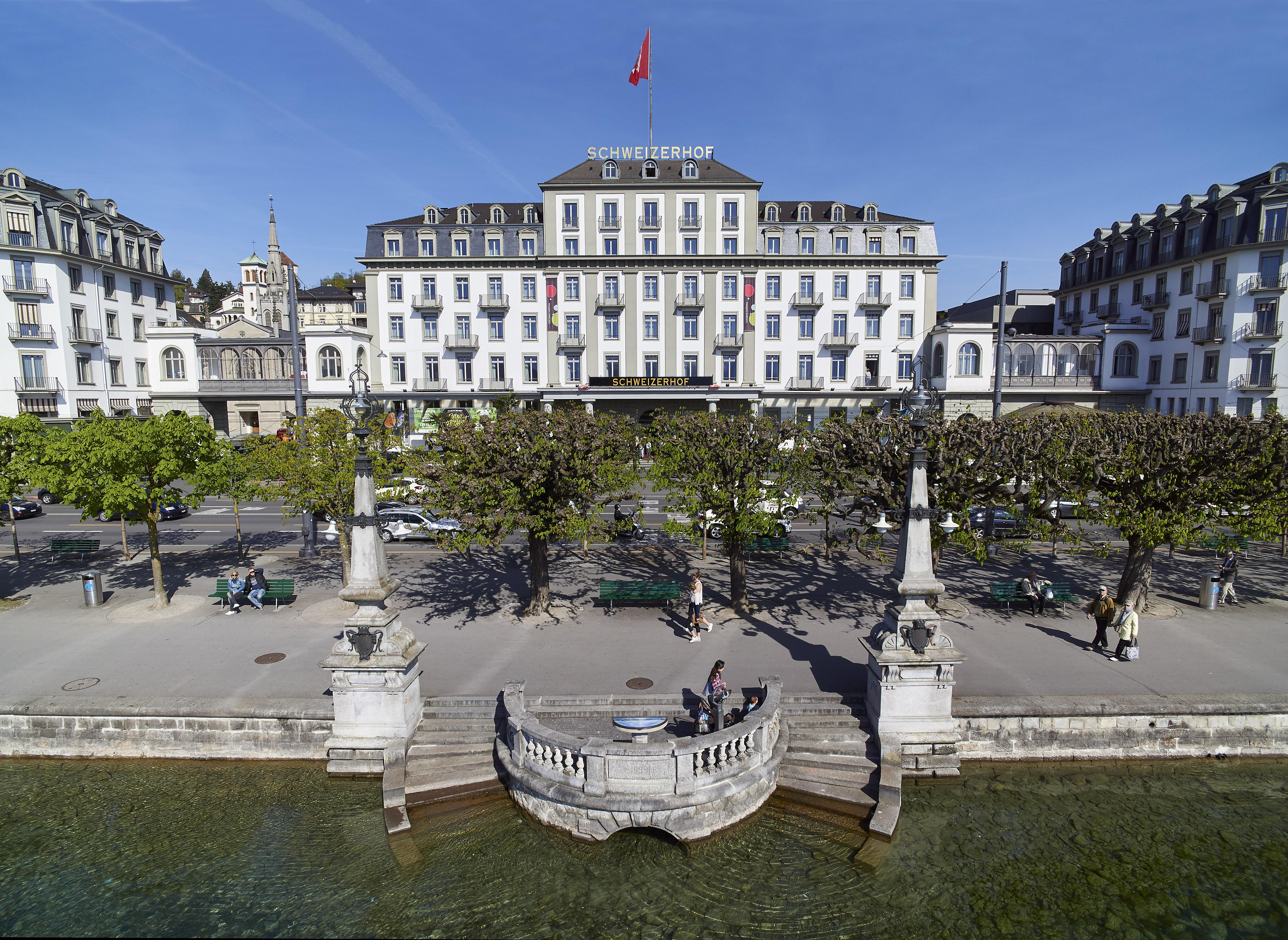 Hotel Schweizerhof Luzern Bagian luar foto