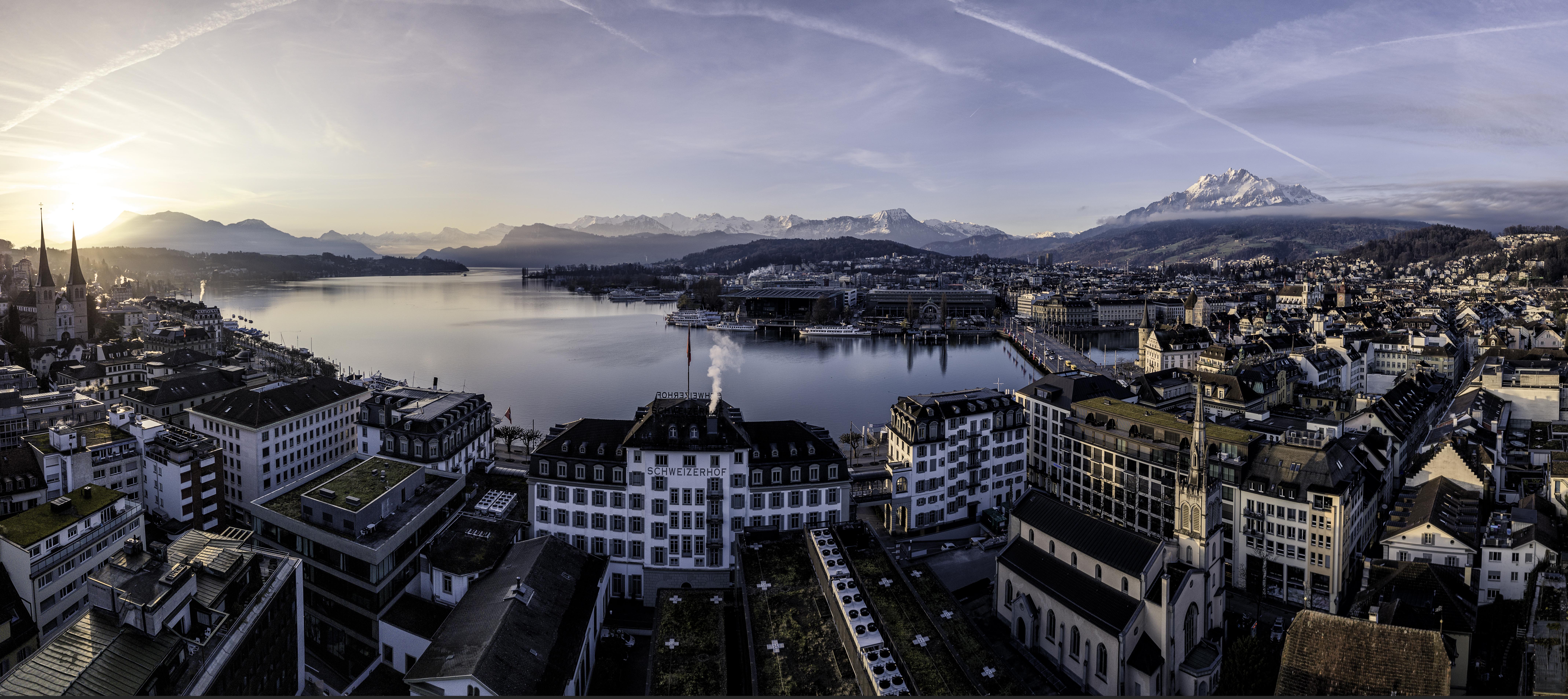 Hotel Schweizerhof Luzern Bagian luar foto